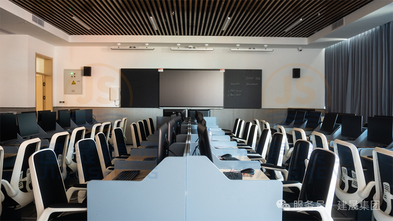 Flexible tables and chairs