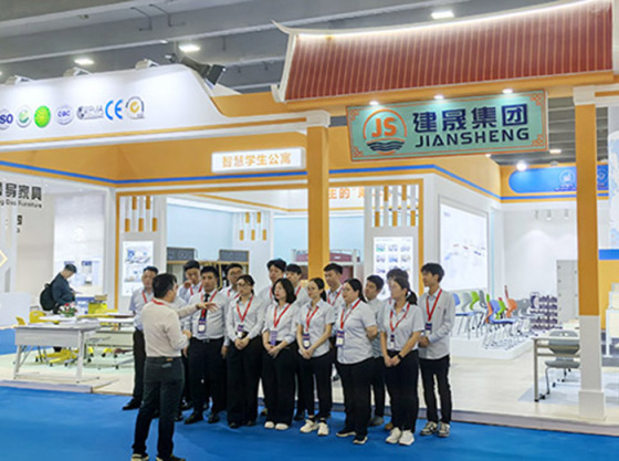 JS Group ha fatto una brillante apparizione alla 55a Fiera Internazionale del Mobile della Cina (Guangzhou)