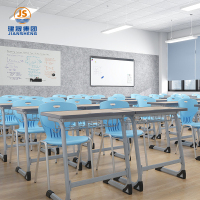 Mobilier de classe primaire roumain : bureau et chaise pour élèves