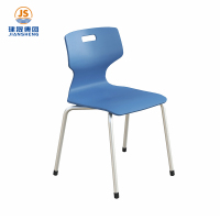 Sedie impilabili per studenti in classe