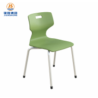 Sedie impilabili per studenti in classe