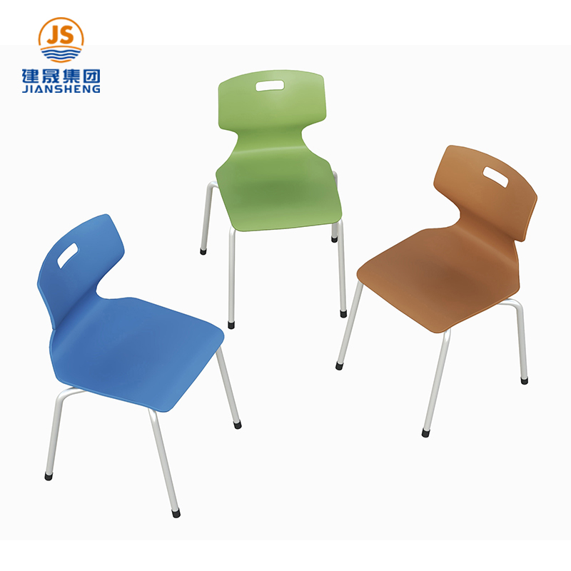 Sedie impilabili per studenti in classe