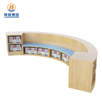 Canapea de bibliotecă cu raft de cărți încorporat pentru studenți și cititori