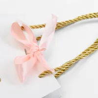 Debossing bianco Logo stampato bianco Boutique Shopping JewelrySacchetto di carta