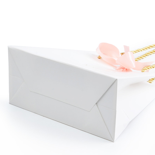 Logo en relief blanc imprimé White Boutique Shopping JewelryPaper Bag