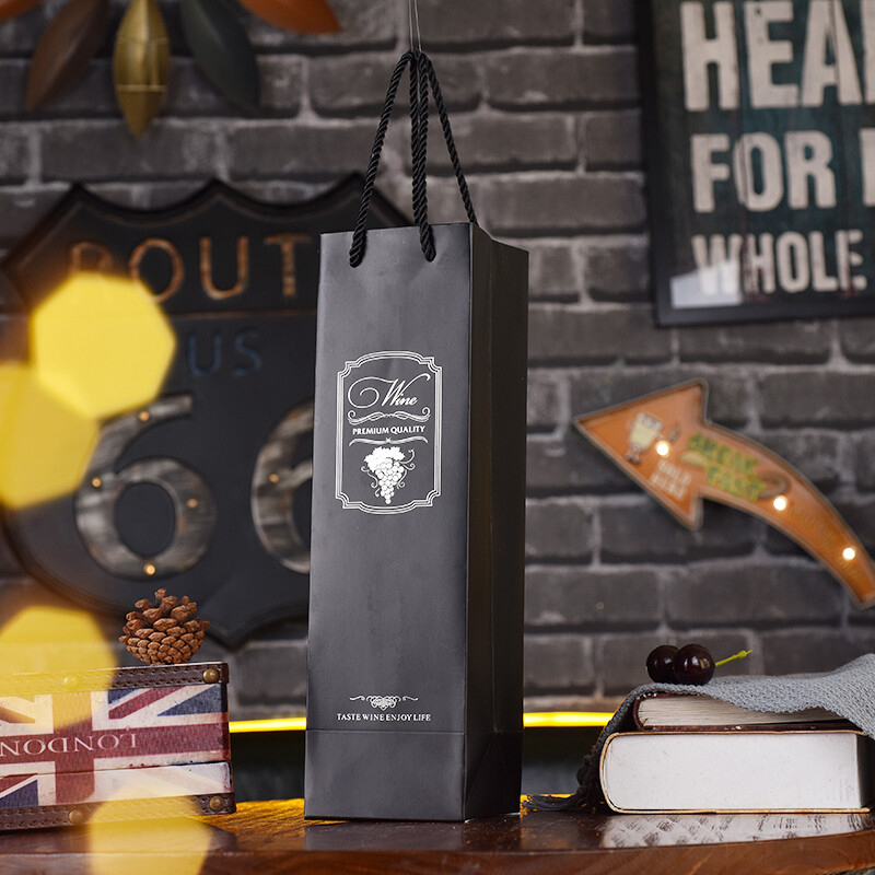 Usine conception personnalisée feuille estampage personnalisé marque noël bouteille de vin papier emballage sacs-cadeaux avec poignée