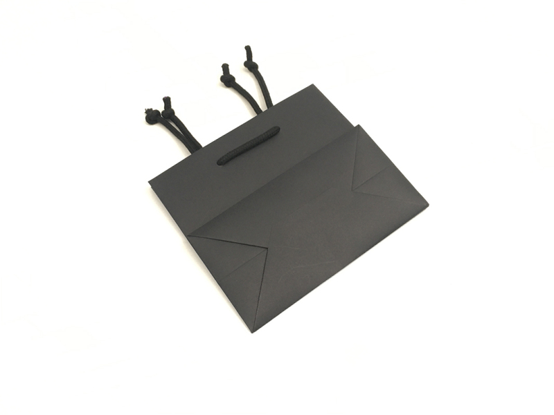 Bijoux de conception kraft personnalisés luxe papier commercial intelligent sacs de boutique de luxe sac d'emballage cadeau avec votre propre logo