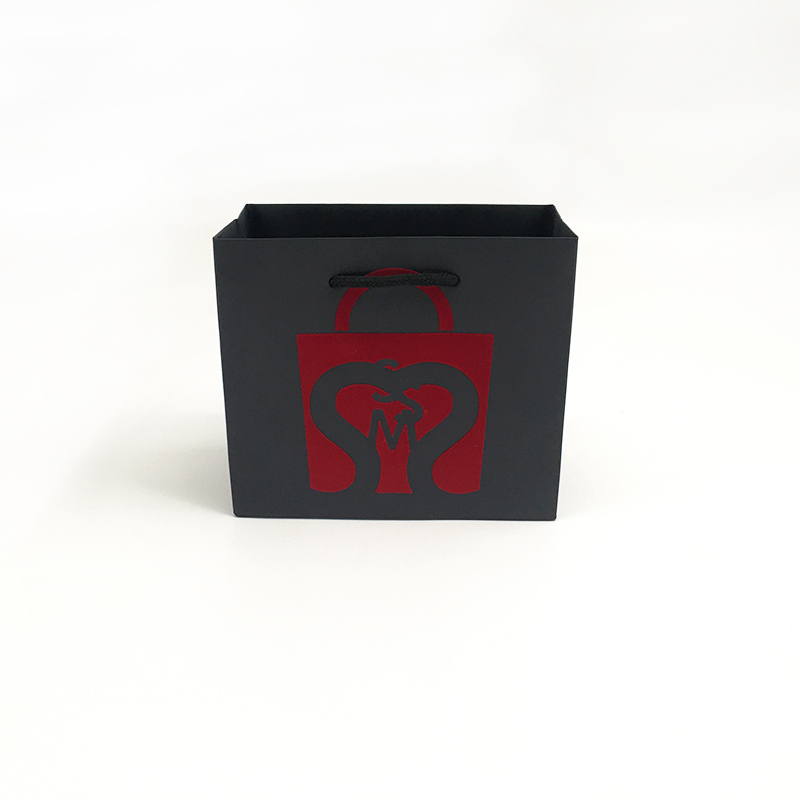 Bijoux de conception kraft personnalisés luxe papier commercial intelligent sacs de boutique de luxe sac d'emballage cadeau avec votre propre logo