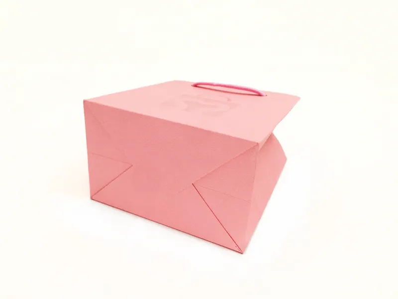 la chine fabrique de l'encre écologique personnalisée écologique shopping cadeau bijoux emballage sac en papier avec poignée logo imprimé personnalisé