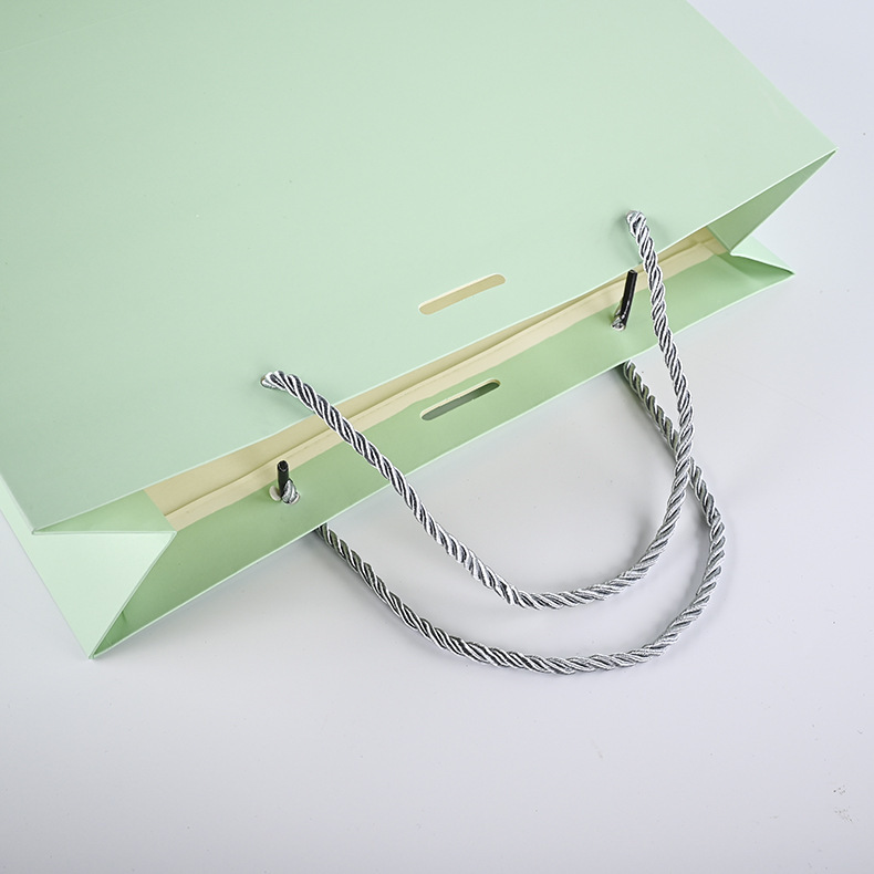 Premium siyah kurdele fiyonklu kağıt hediye poşetleri kendi logonuzla alışveriş çantası