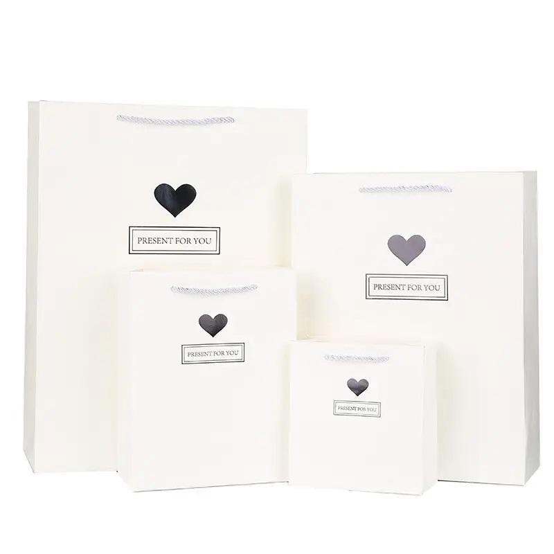 Taille personnalisée sacs en papier kraft rouge bleu blanc noir luxe shopping sac en papier sac de mariage cadeau sac en papier