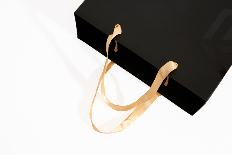 Custrom logo jewelry bag luxury logo shopping paper bag with logo gift bags logo