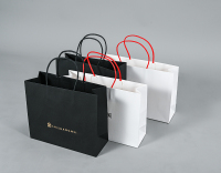 Fast delivery ribbon cutomized gift clothing jewelry boxes paper shopping bags with logos packaging