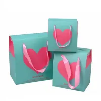 Corde carrée petite fête enfants anniversaire bonbons sacs-cadeaux en papier mignons pour l'amour de la Saint-Valentin avec des sacs en papier à poignée en ruban
