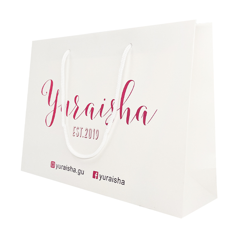 Impression personnalisée logo emballage vêtements cadeau sac shopping sacs et étiquettes en papier blanc avec votre propre logo recyclable