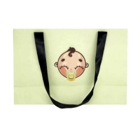 Sac cadeau artisanal design personnalisé pas cher shopping emballage de luxe sacs en papier emballage avec logo et poignée pour les affaires de vêtements