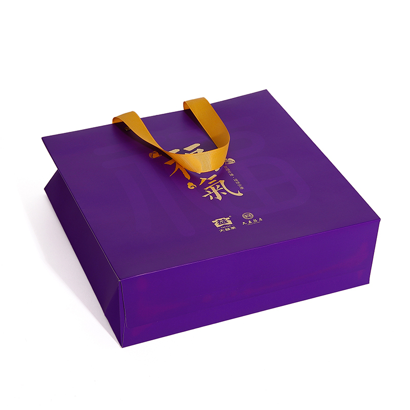 Customized gift paper shopping bags purple t shirt sac cadeaux shop packaging craft art hard paper bag with logo print
