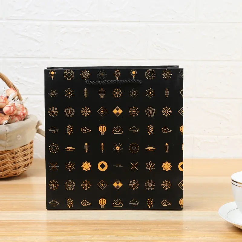 Personnalisé noir intelligent imprimé euro luxe artisanat cadeau bijoux vêtements boutique boutique emballage sacs en papier avec votre propre logo populaire