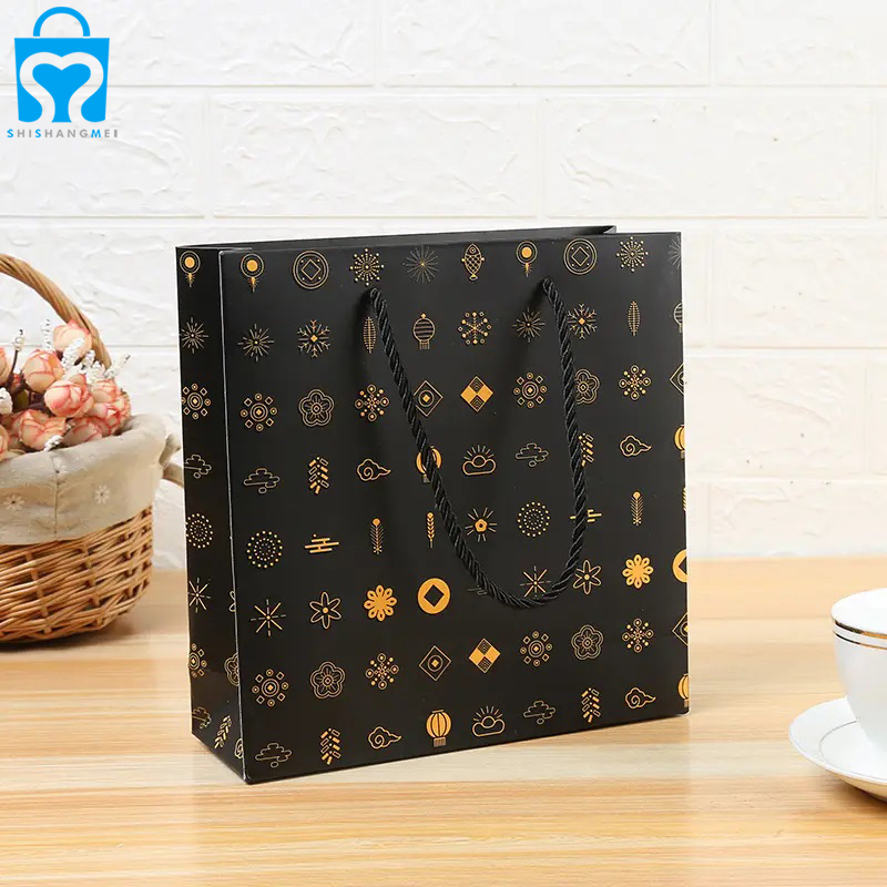Personnalisé noir intelligent imprimé euro luxe artisanat cadeau bijoux vêtements boutique boutique emballage sacs en papier avec votre propre logo populaire