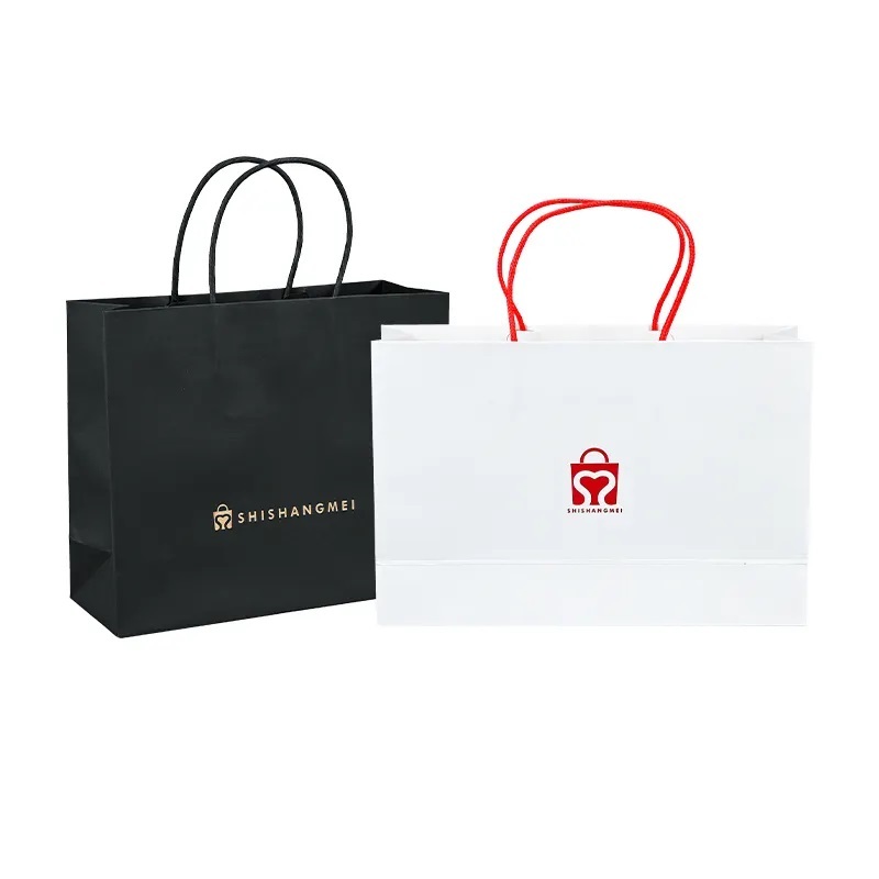Sac en papier commercial de luxe personnalisé avec sac cadeau logo chaussures noires blanches et sac fourre-tout en papier kraft pour les petites entreprises