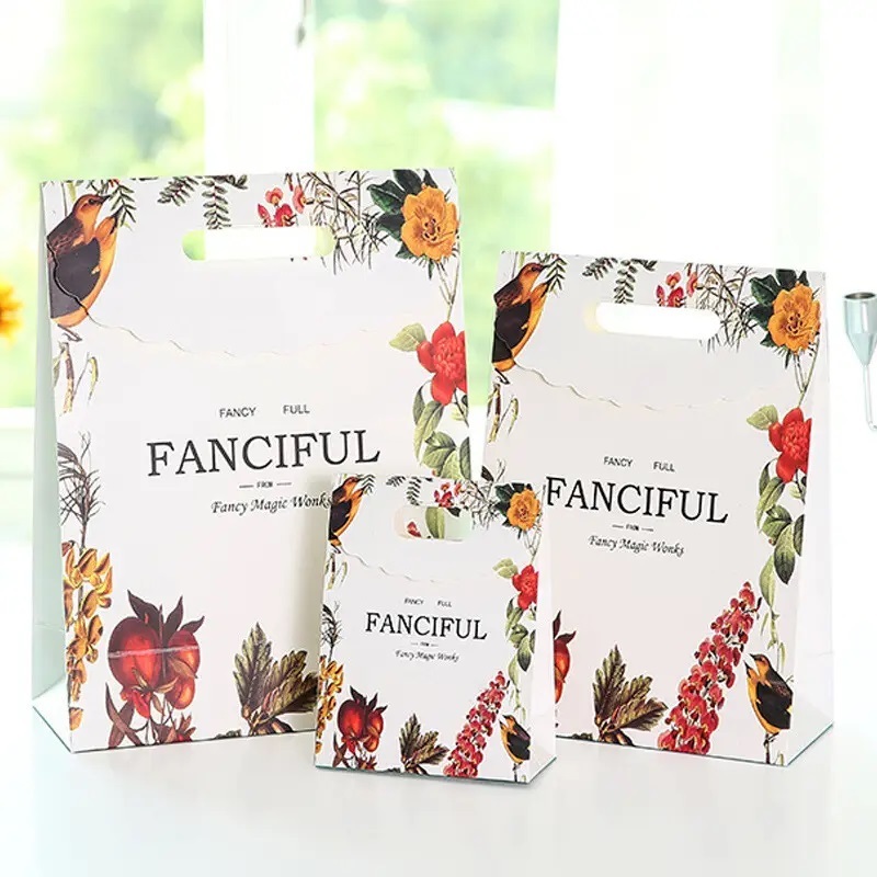 Emballage artisanal enveloppe cosmétique shopping sac en papier cadeau avec impression personnalisée et logo avec poignée découpée joint adhésif