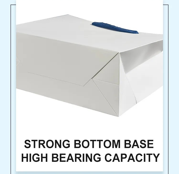 Düz karton ambalaj beyaz lüks kuşe kağıt saplı kişiselleştirilmiş beyaz hediye bakkal kağıt butik için alışveriş poşetleri