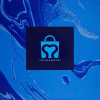 Cadeau de magasinage de boutique de détail bleu marine de luxe personnalisé portant un sac en papier avec votre propre poignée de ruban de logo pour l'emballage cadeau