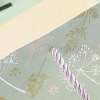 Emballage personnalisé recyclable cadeau de la Saint-Valentin bijoux holographique rouleau eco poubelle sac en papier avec logo personnalisé imprimé