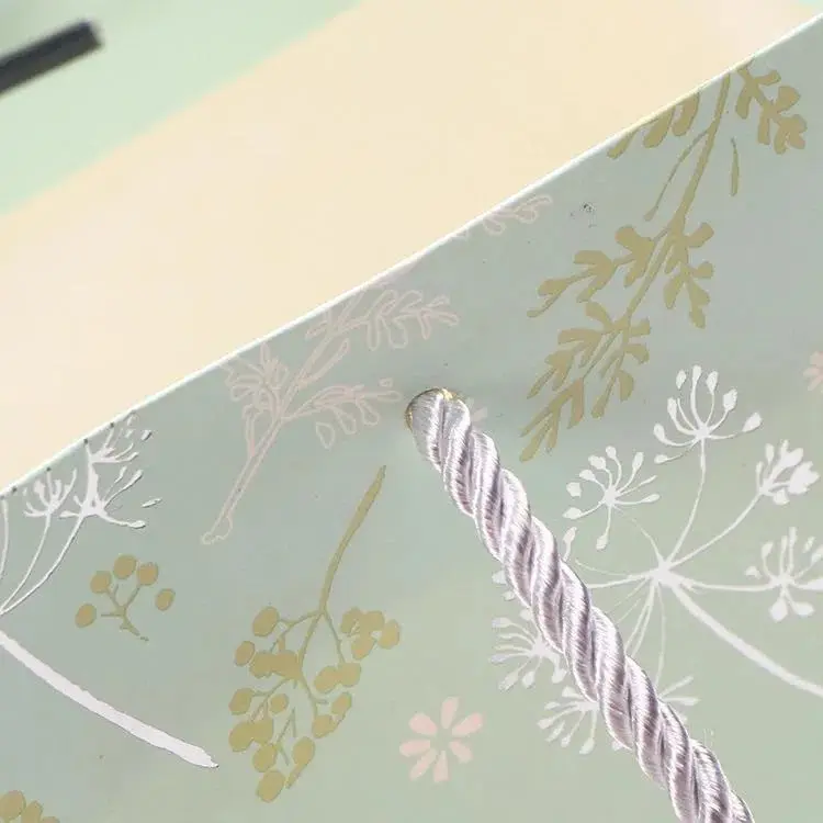 Emballage personnalisé recyclable cadeau de la Saint-Valentin bijoux holographique rouleau eco poubelle sac en papier avec logo personnalisé imprimé