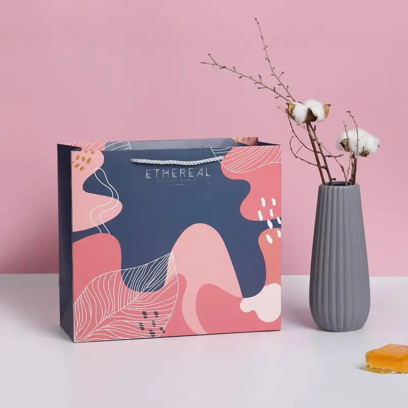 Özel biyolojik olarak parçalanabilir lüks zanaat mezuniyet alışveriş çantası hediye premium kağıt ambalaj poşetleri kendi logonuz ve kolları ile