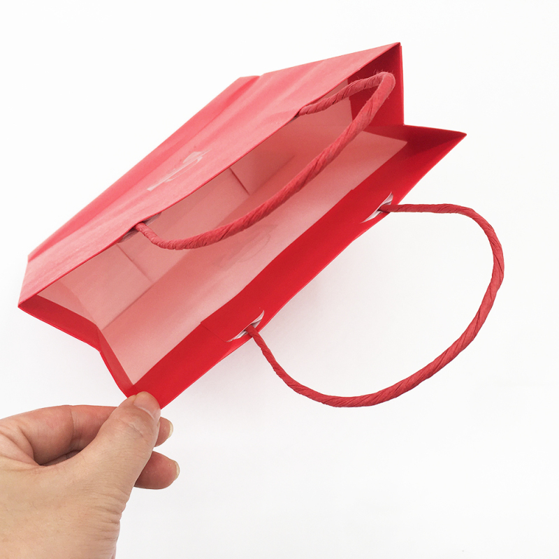 Özelleştirmek lüks kırmızı teşekkür ederim hediye çantası özel tote kuşe kağıt çanta özel folyo logo kabartmalı takı hediye çantası yapılandırılmış
