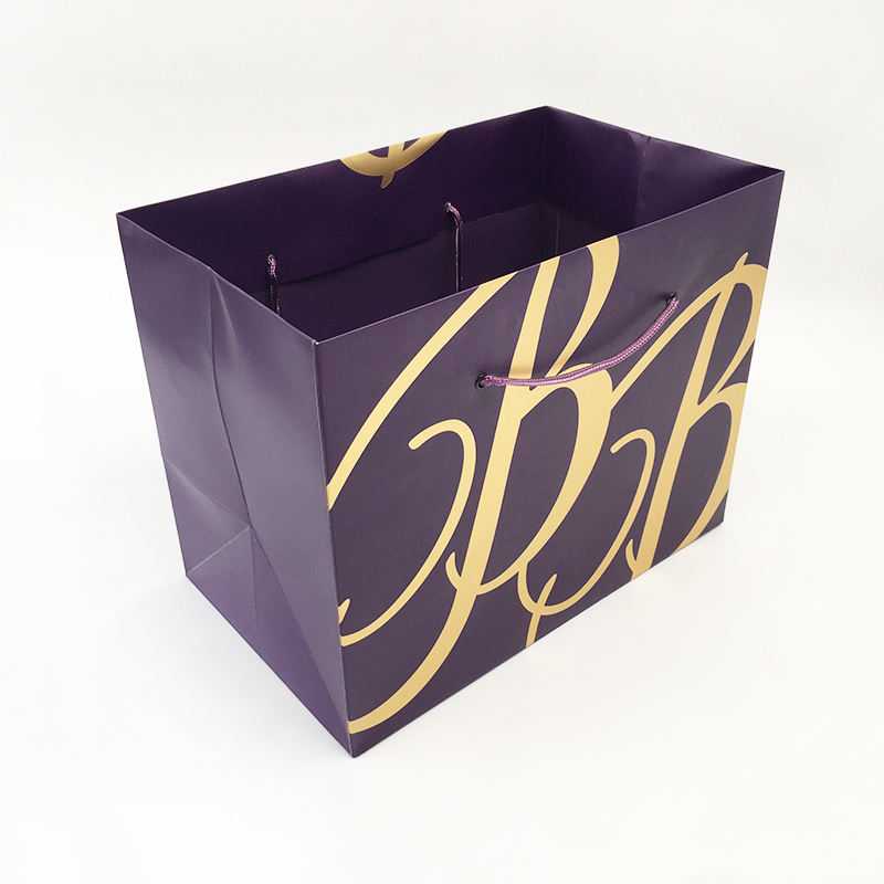 Lüks baskılı büyük mor zarif hediye keseleri konfeksiyon alışveriş kaplamalı kağıt torbalar geniş tabanlı