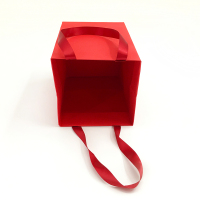 Sacs recyclables en papier commercial en relief de luxe rouge personnalisé avec sac cadeau en papier à poignée en ruban pour emballage de mariage cosmétique de bijoux