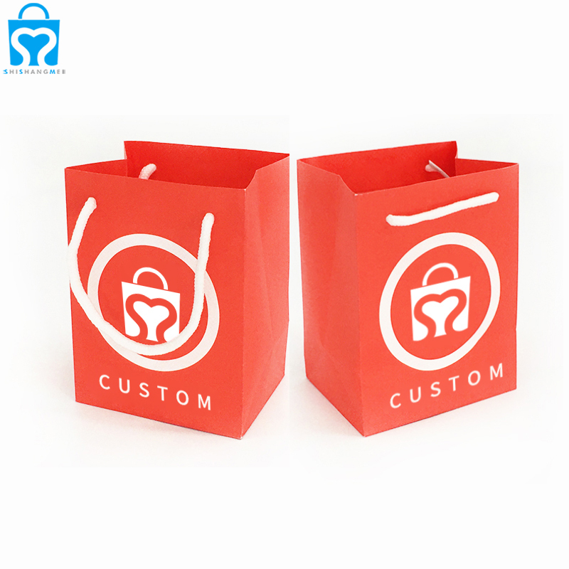 Sac rouge avec logo imprimé pas cher prix petite taille cosmétiques parfum bijoux sac à provisions en papier avec logo personnalisé sacs-cadeaux noël