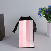 Eco recyclable jetable de haute qualité papeterie personnalisée sac cadeau en papier dur logo personnalisé vêtements chaussures shopping sac en papier