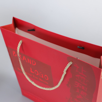 Özel yapılmış kağıt torbalar biyolojik olarak parçalanabilir çevre dostu geri dönüştürülebilir Çin yeşil çay kırmızı renkli serigrafi premium kağıt torbalar