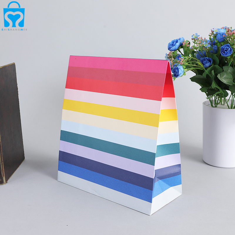 Grand st patricks day cadeau cartable coloré bouquet vêtements shopping emballage cadeau sac en papier kraft sans poignées