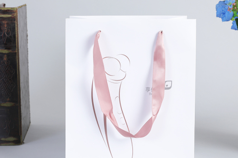 3 praktische Papiertüten-Designs zum Verpacken von Geschenkpapier, um Ihre Geschenke herzhafter zu machen! (Bild)