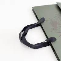 Emballage de sacs en papier pour vêtements