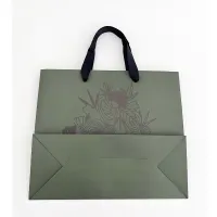 Emballage de sacs en papier pour vêtements