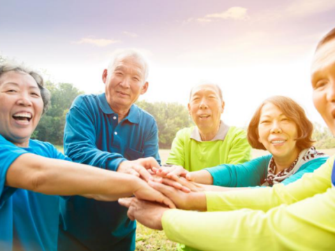 Carry out public welfare activities and spread love