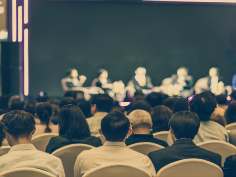 عقد اجتماعات لصياغة خطط تطوير الشركة