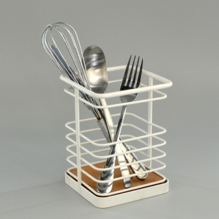 Pemegang Garpu Dengan Dasar Kayu Untuk Dapur