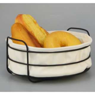 Schwarzer Tisch Obst- und Brotkorb
