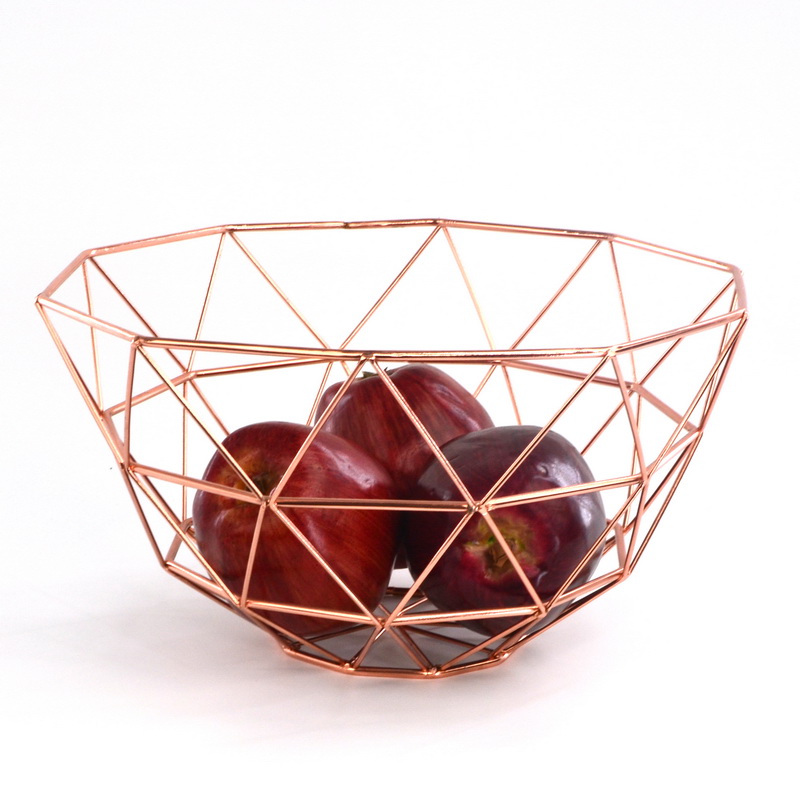 Kerek rézhuzal kosár szervező a konyhában