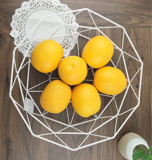 Kerek rézhuzal kosár szervező a konyhában