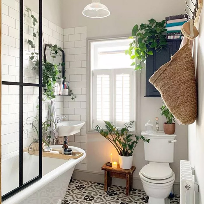 Elevate Your Bathroom With These 5 Trendy Bathroom Accessories