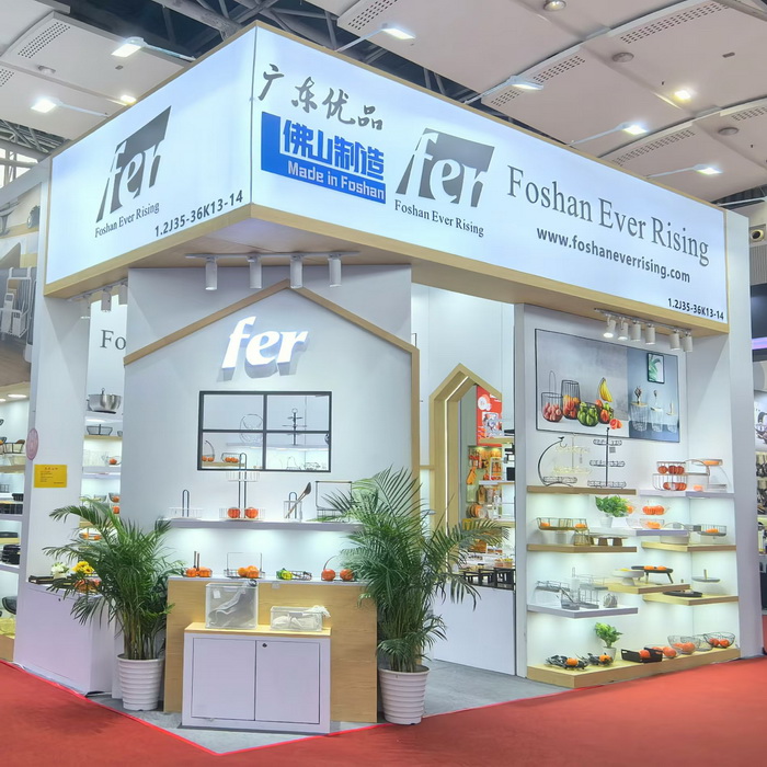 The 136th Canton Fair ended successfully, many customers came to our showroom to visit and select products.