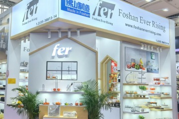 Sikeresen zárult a 136. kantoni vásár, sok vásárló érkezett bemutatótermünkbe termékeinkért.