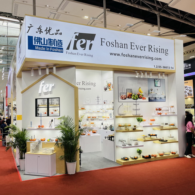 Hand in Hand, Create Brilliance--Thanks and Prospects at the Canton Fair